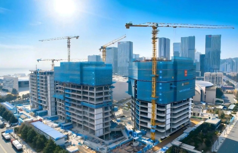 Qingdao Fortune Finance Innovation Center-ning muvaffaqiyatli asosiy tuzilmasining muvaffaqiyatli yakunlanishini katta nishonlang