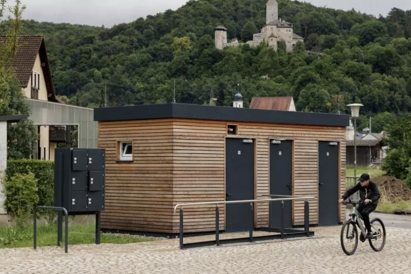 Prefabrik po'latdan jamoat hojatxonasi qurilishi